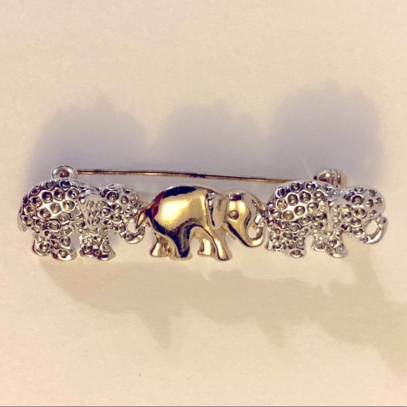 Three Elephants Brooch - Picture 2 of 8